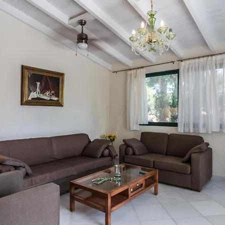 Maria Elena Villa Neos Marmaras