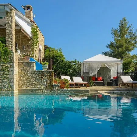 Villa Maria Elena