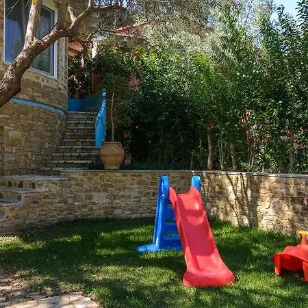فيلة Maria Elena نيوس مارماراس
