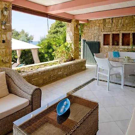 Maria Elena Villas