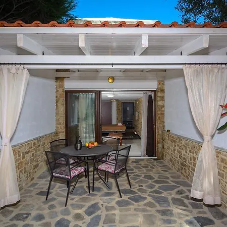 Maria Elena Villas * Neos Marmaras
