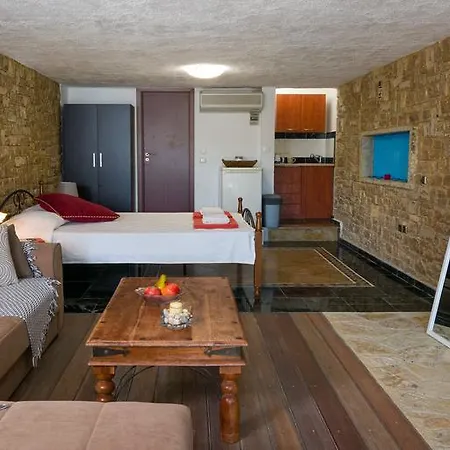 Maria Elena Villas