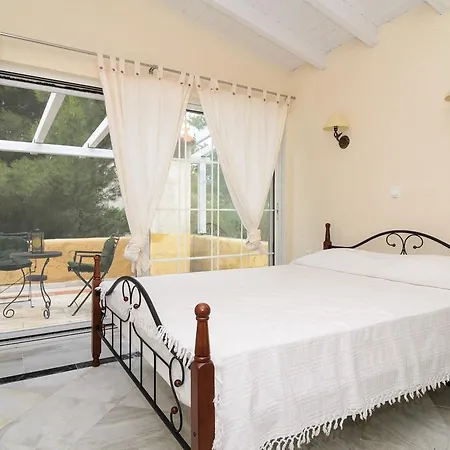 Villa Maria Elena Villas *
