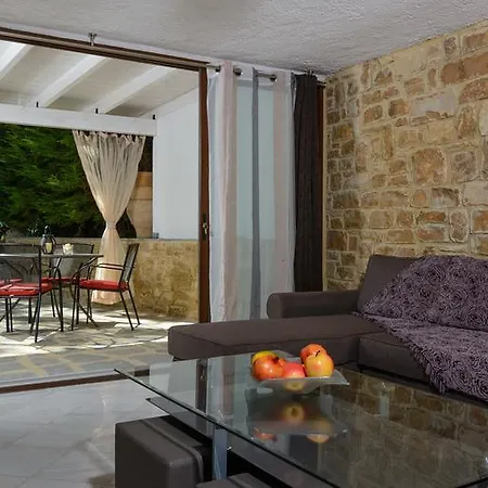 Maria Elena Villas