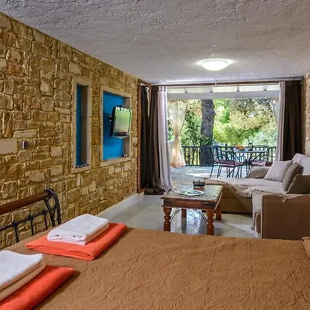 Villa Maria Elena Villas *